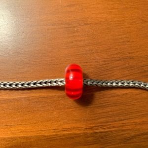 red trollbead